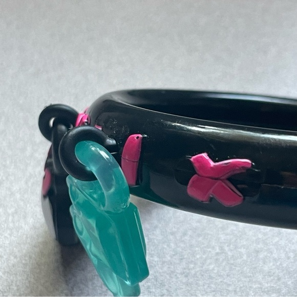 Monster High Charm Bracelet Bangle Black‎ Pink Stitches Lightning Bolt Skullette - Picture 5 of 9